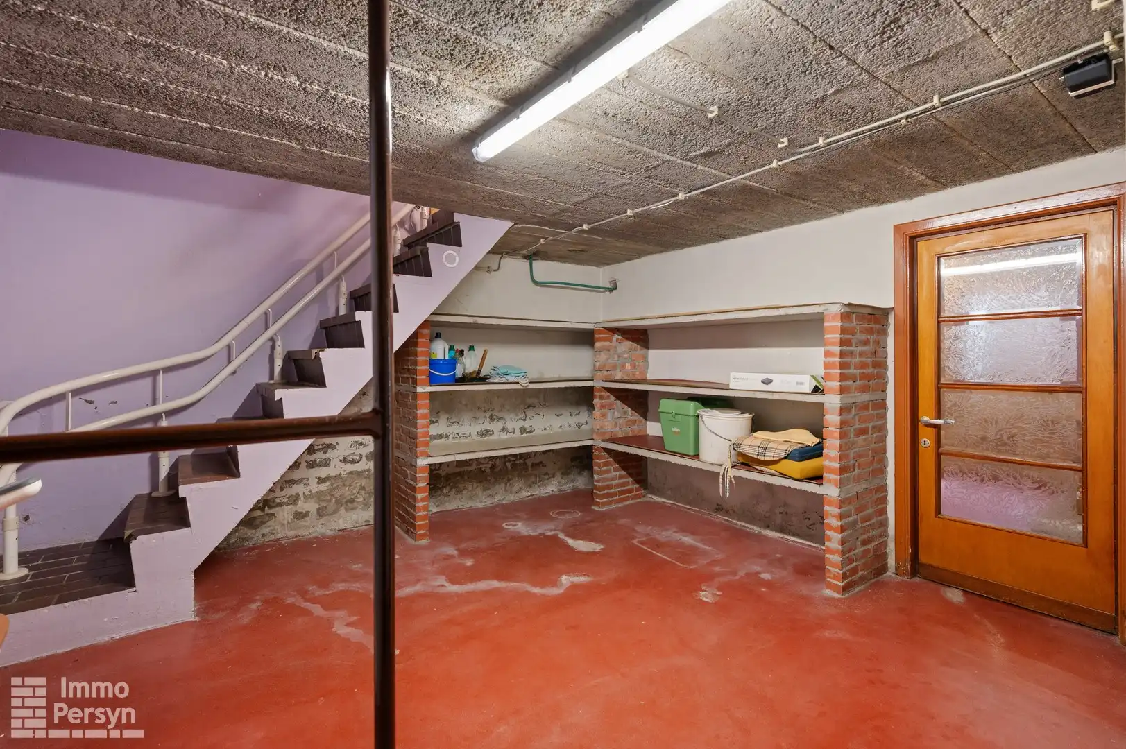 Vrijstaande bungalow met bijgebouw op een riant perceel foto 20