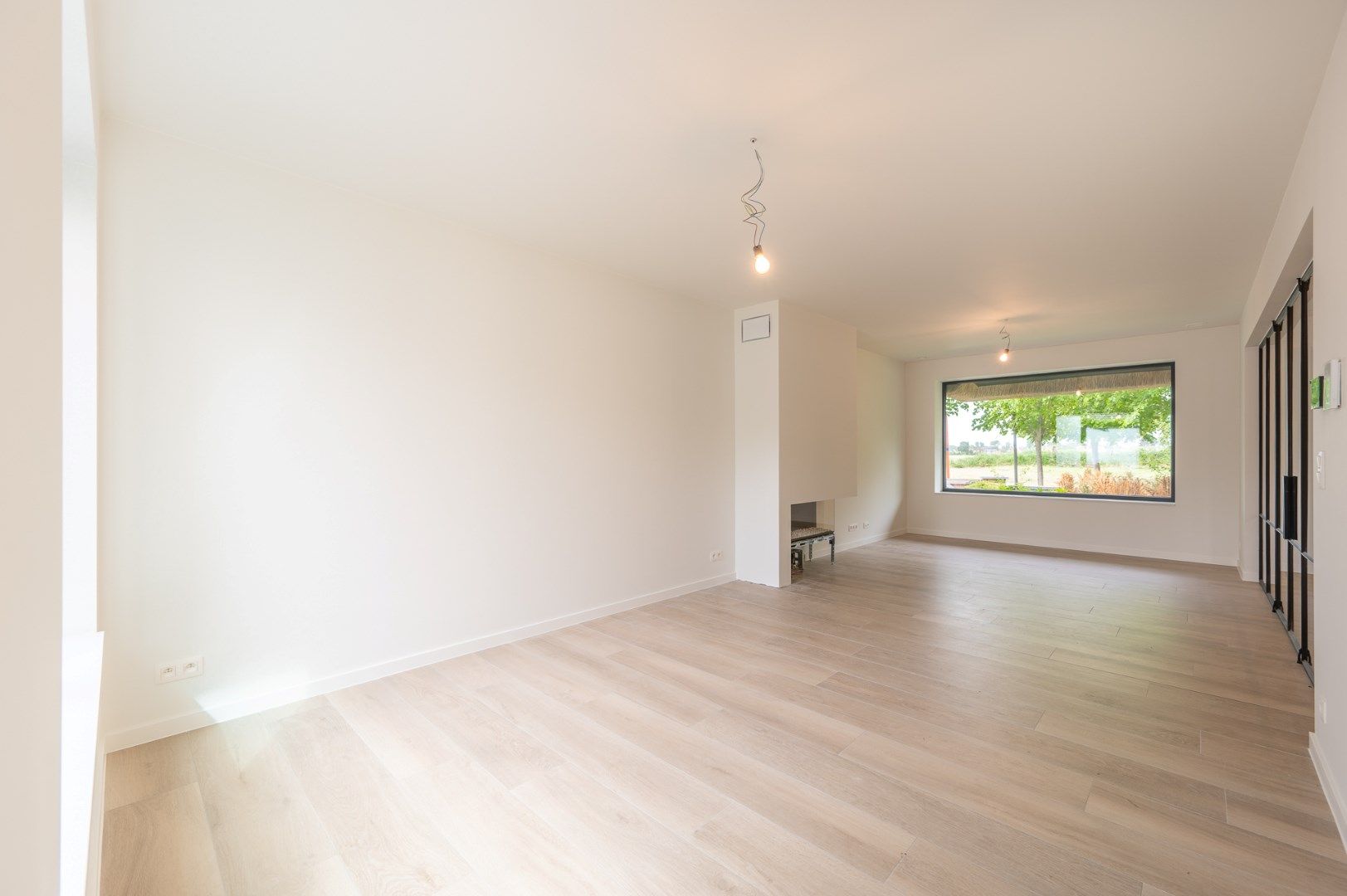 Prachtig afgewerkte woning, zeer rustig gelegen nabij het centrum foto 5
