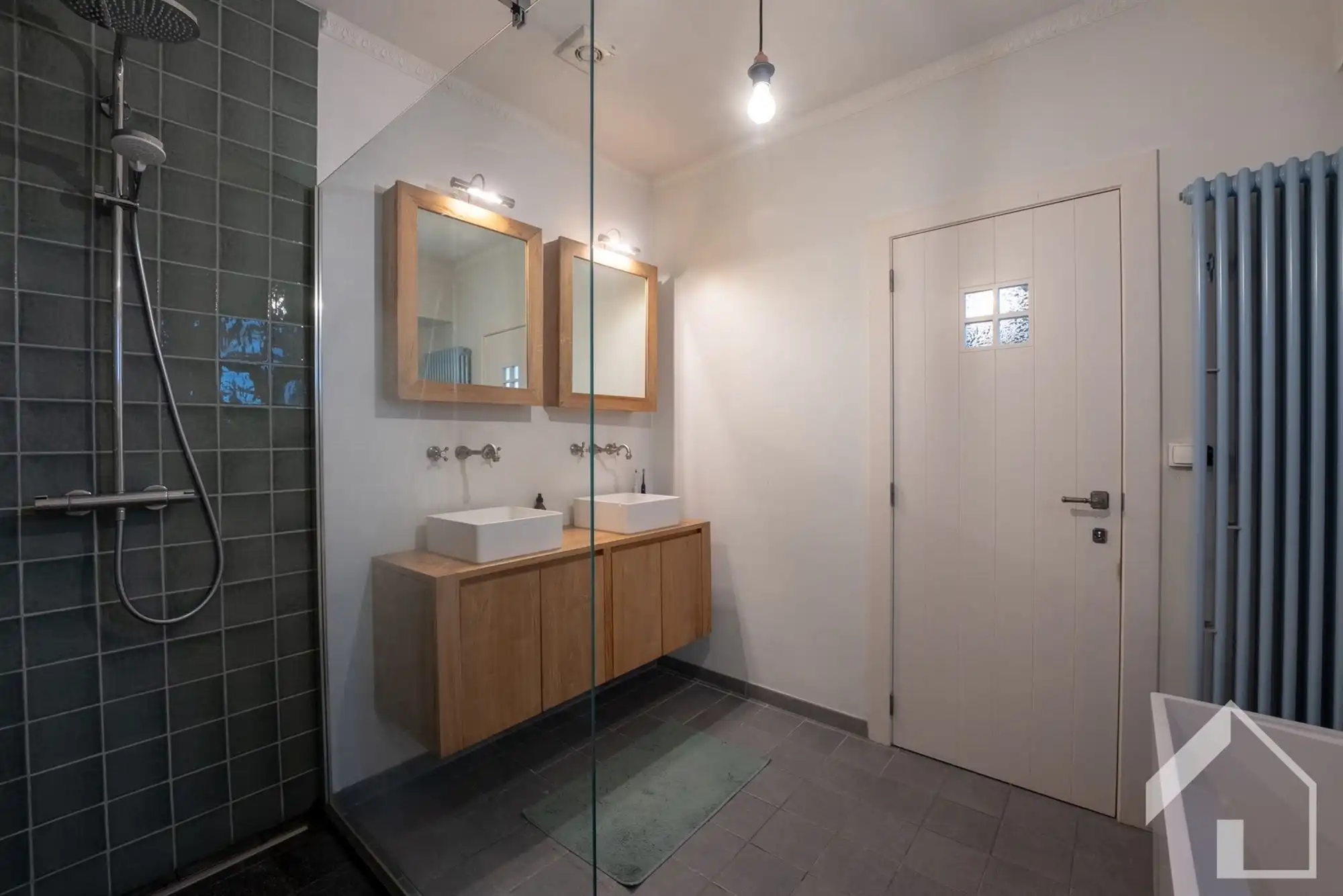 Authentieke gerenoveerde gezinswoning met 3 slaapkamers in centrum Brasschaat foto 10