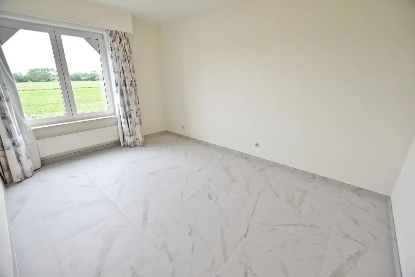 Mooi ongemeubeld appartement met zonnig terras en prachtig zicht over de Polders! foto 6