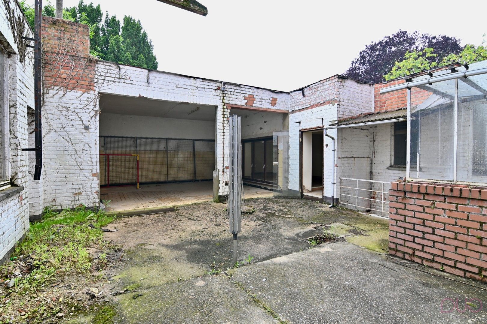 Te renoveren gelijkvloers appartement met 2 slaapkamers en patio foto 10