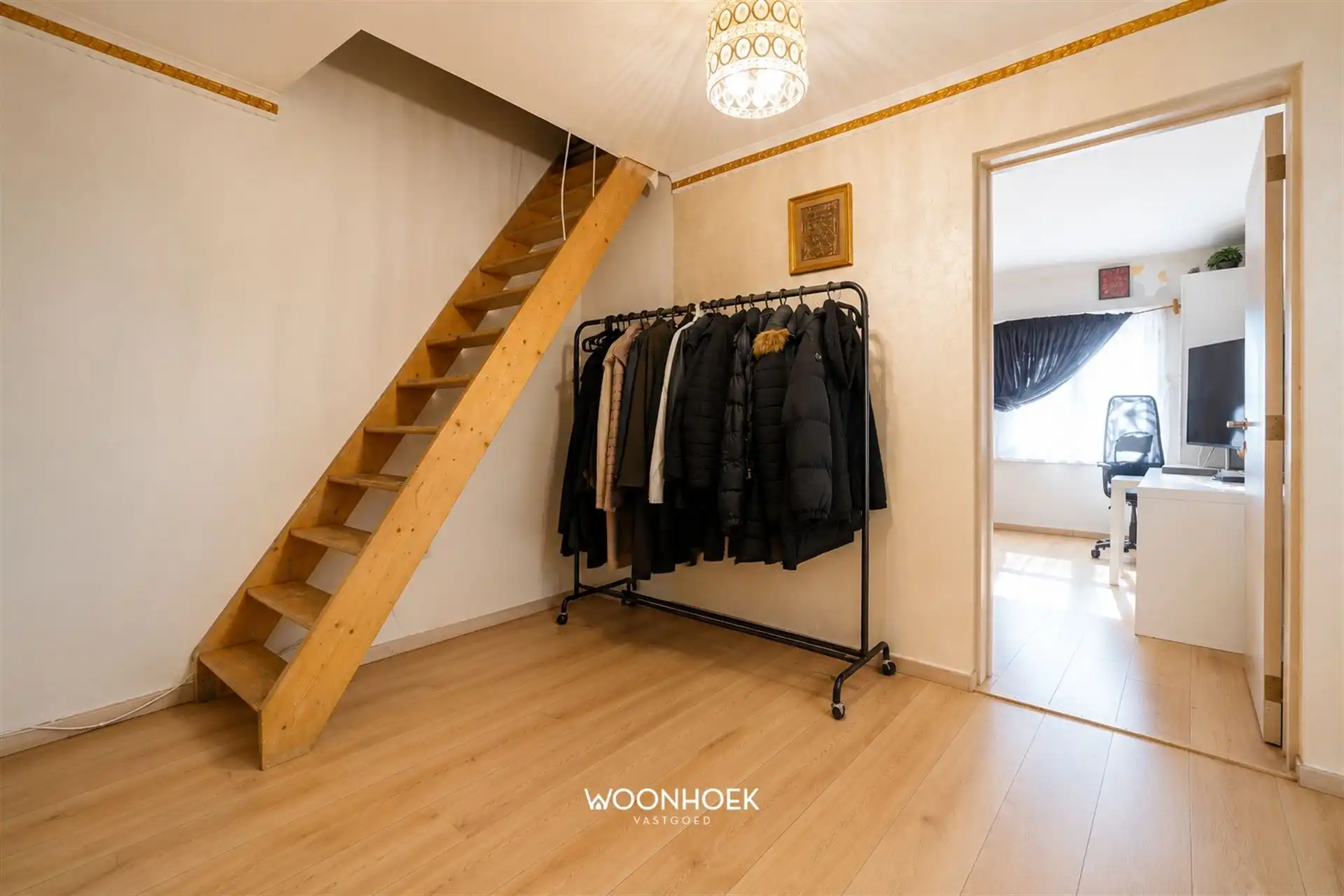 Verrassend ruime woning met 4 slaapkamers en 2 badkamers foto 9