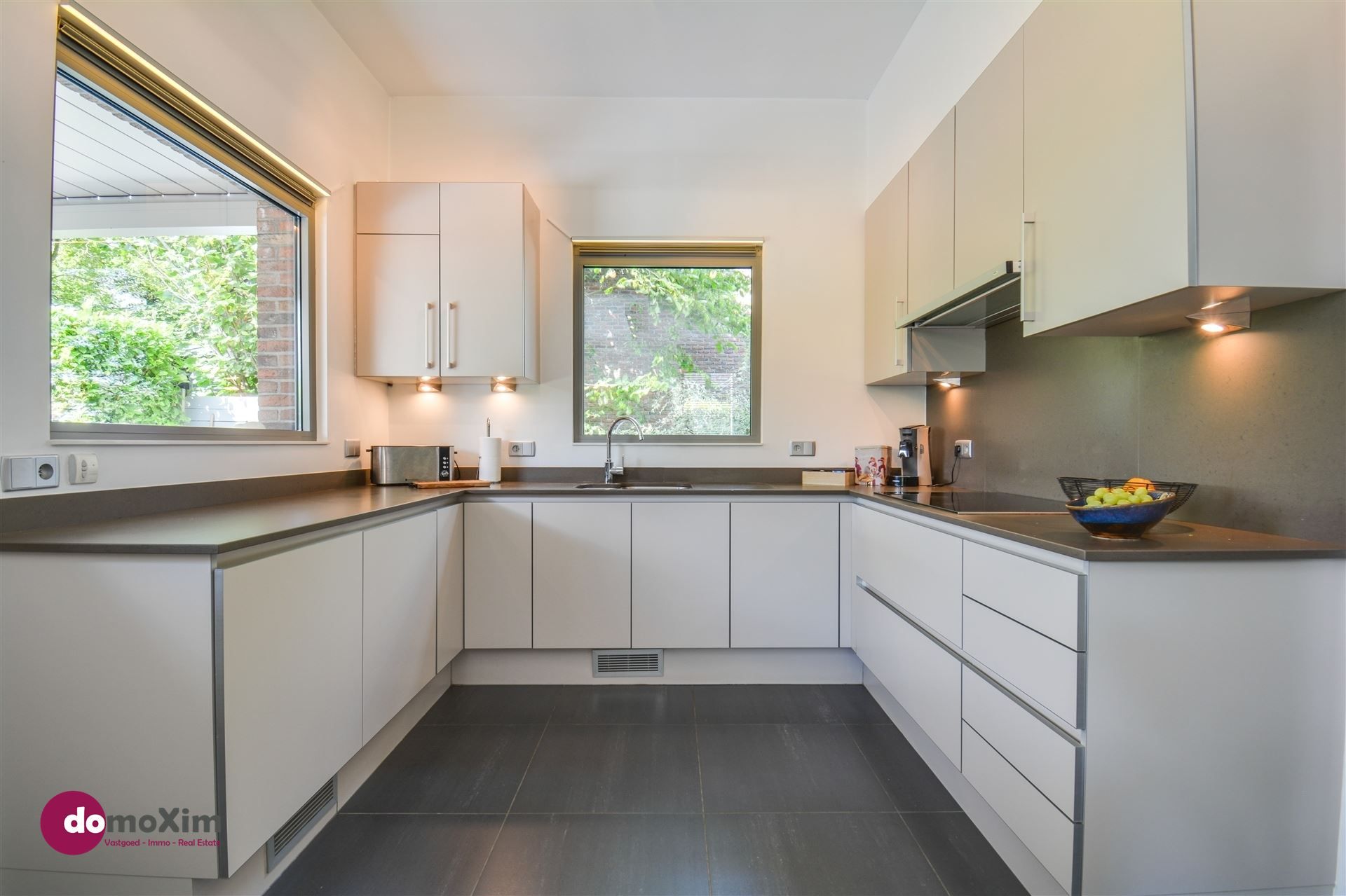 Speelse, vrijstaande woning met 384 m² woonplezier en een ZW-gerichte tuin vol privacy foto 9