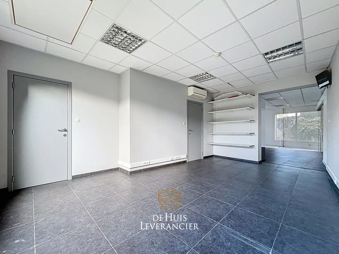 Kantoor op topligging met bovenliggend duplex-appartement (aparte ingang) foto 20