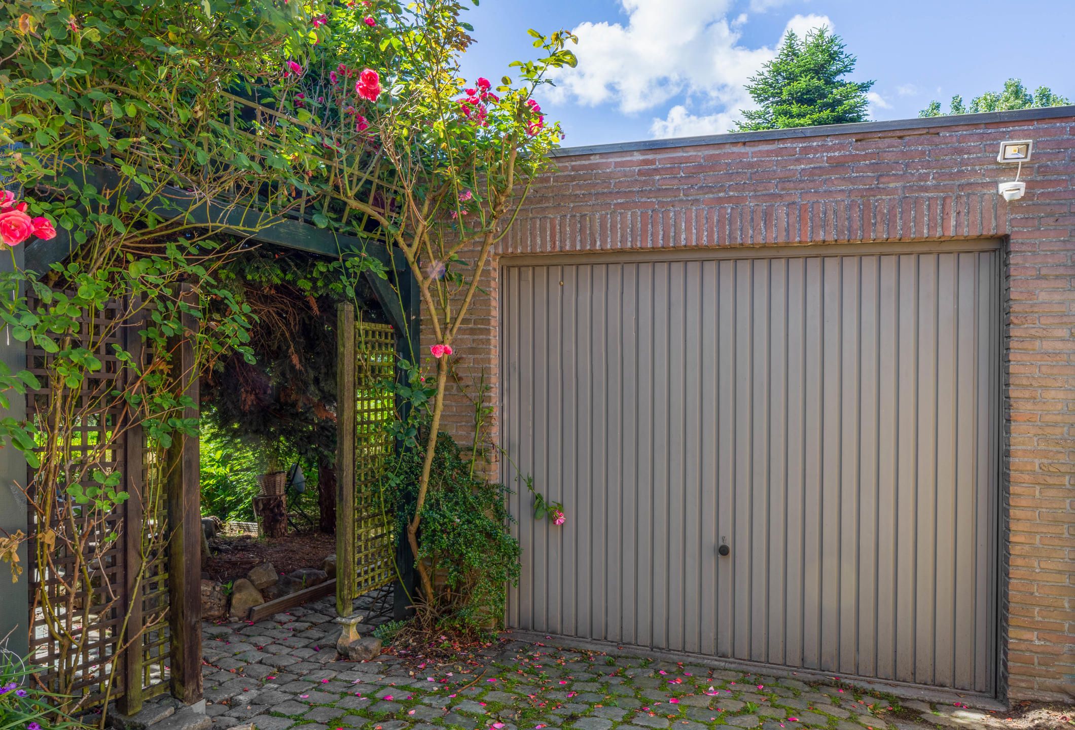 Woning met tuin te huur op goede locatie nabij het centrum van Sint-Antonius. foto 15