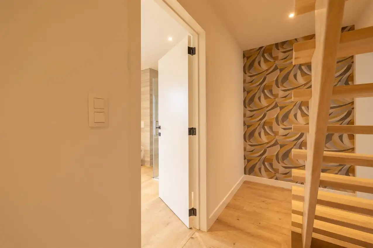 Vernieuwde rijwoning met drie slaapkamers en mooie tuin foto 17