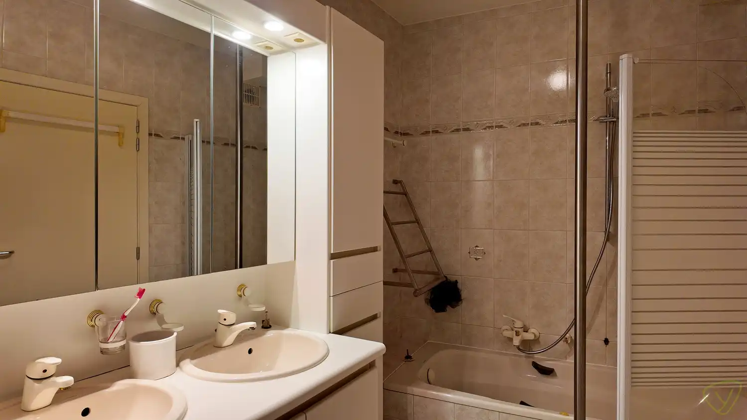 Ruim en lichtrijk appartement met lift en terras in residentie “Mozart” te Eeklo! foto 14