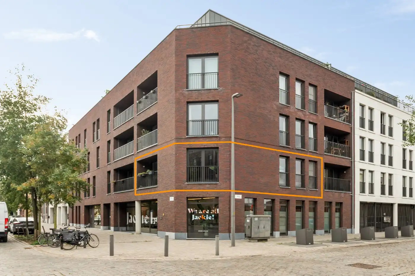 Recent app. op 1e verd. met 2 slpk. in Cadix-buurt te Antwerpen foto {{pictureIndex}}