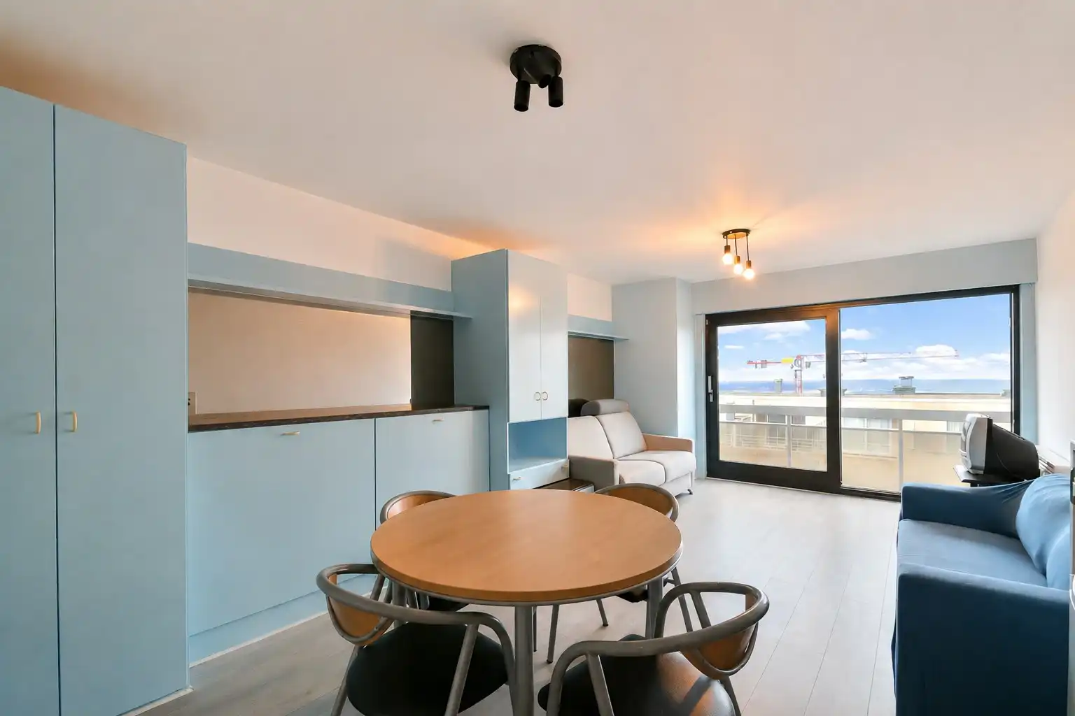 Hoofdfoto van de publicatie: Studio met zongericht balkon in het centrum van Middelkerke