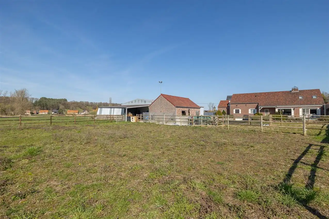 Villa grenzend aan agrarisch gebied met 4slk en opslag foto 63