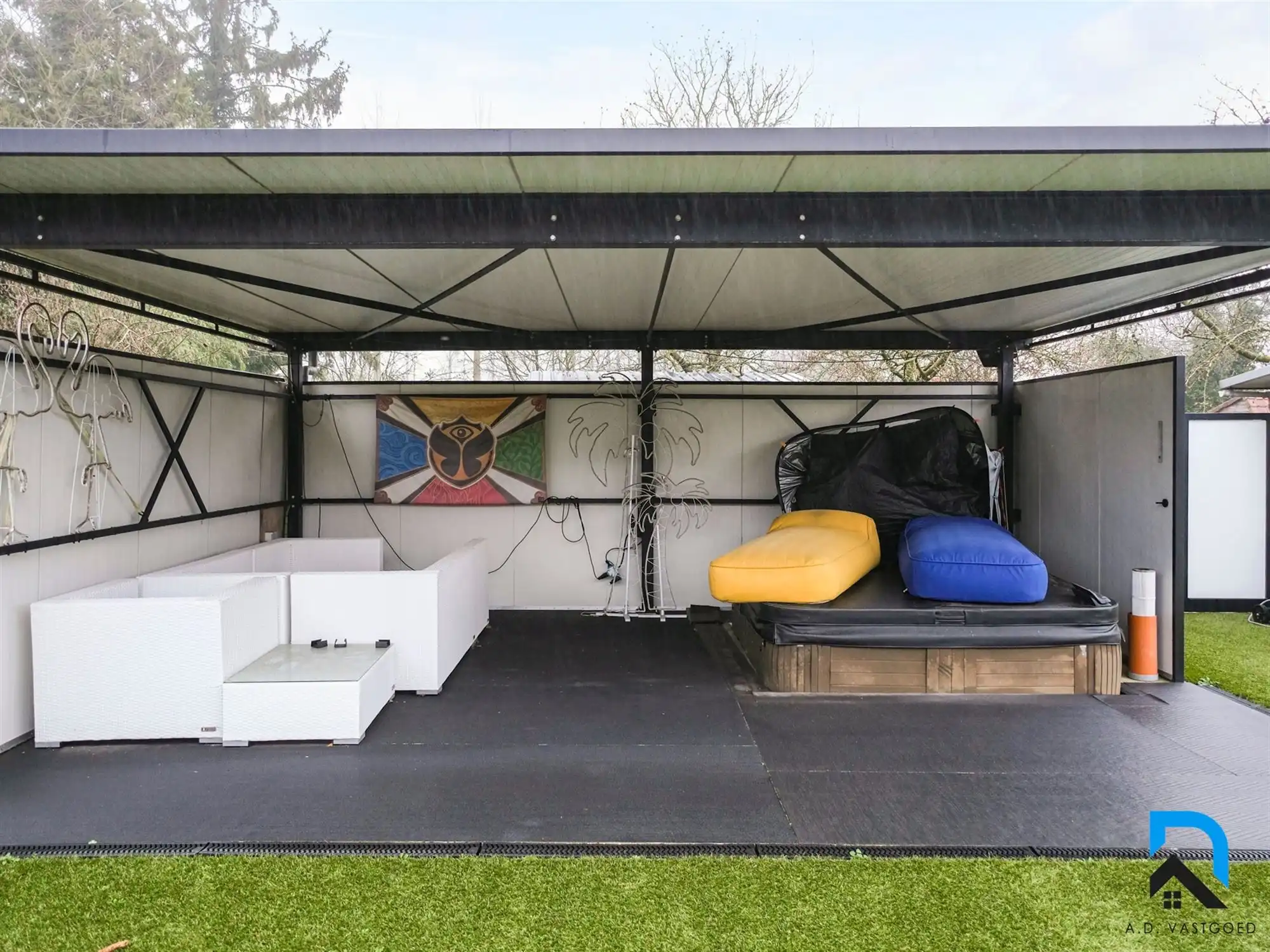 Ruime woning met prachtige tuin foto 43