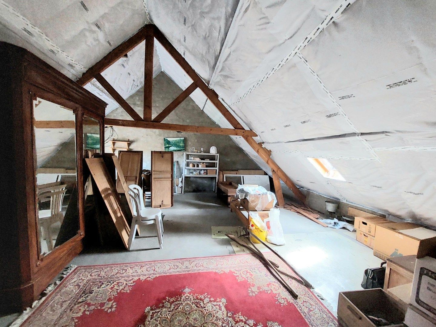 Ruime woning met garage en tuin foto 11