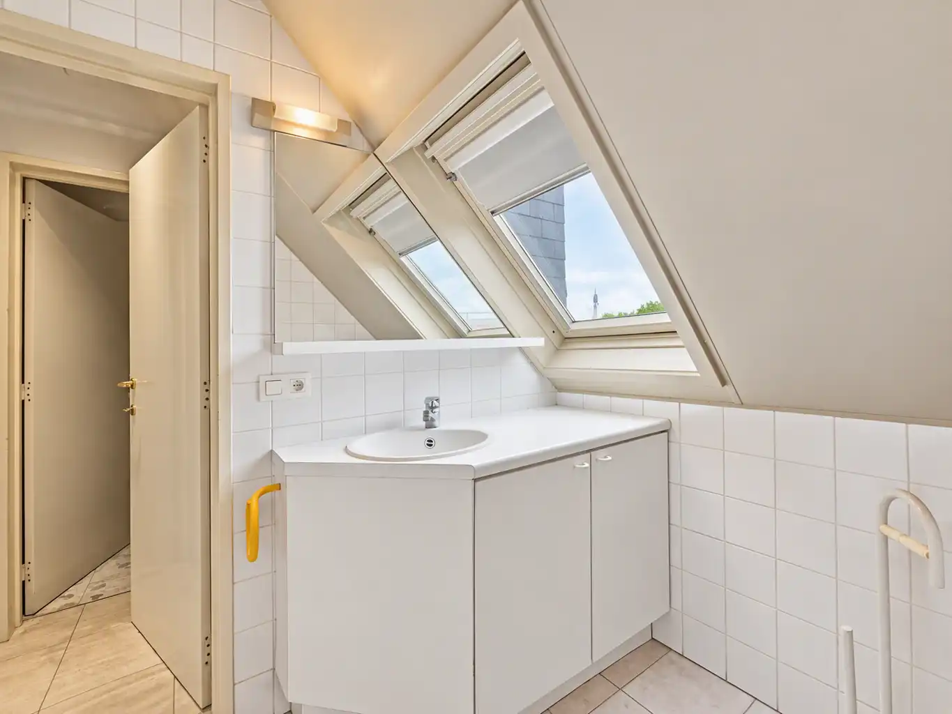 Dakappartement met 1 slpk + extra zolderruimte in Arendonk. foto 12