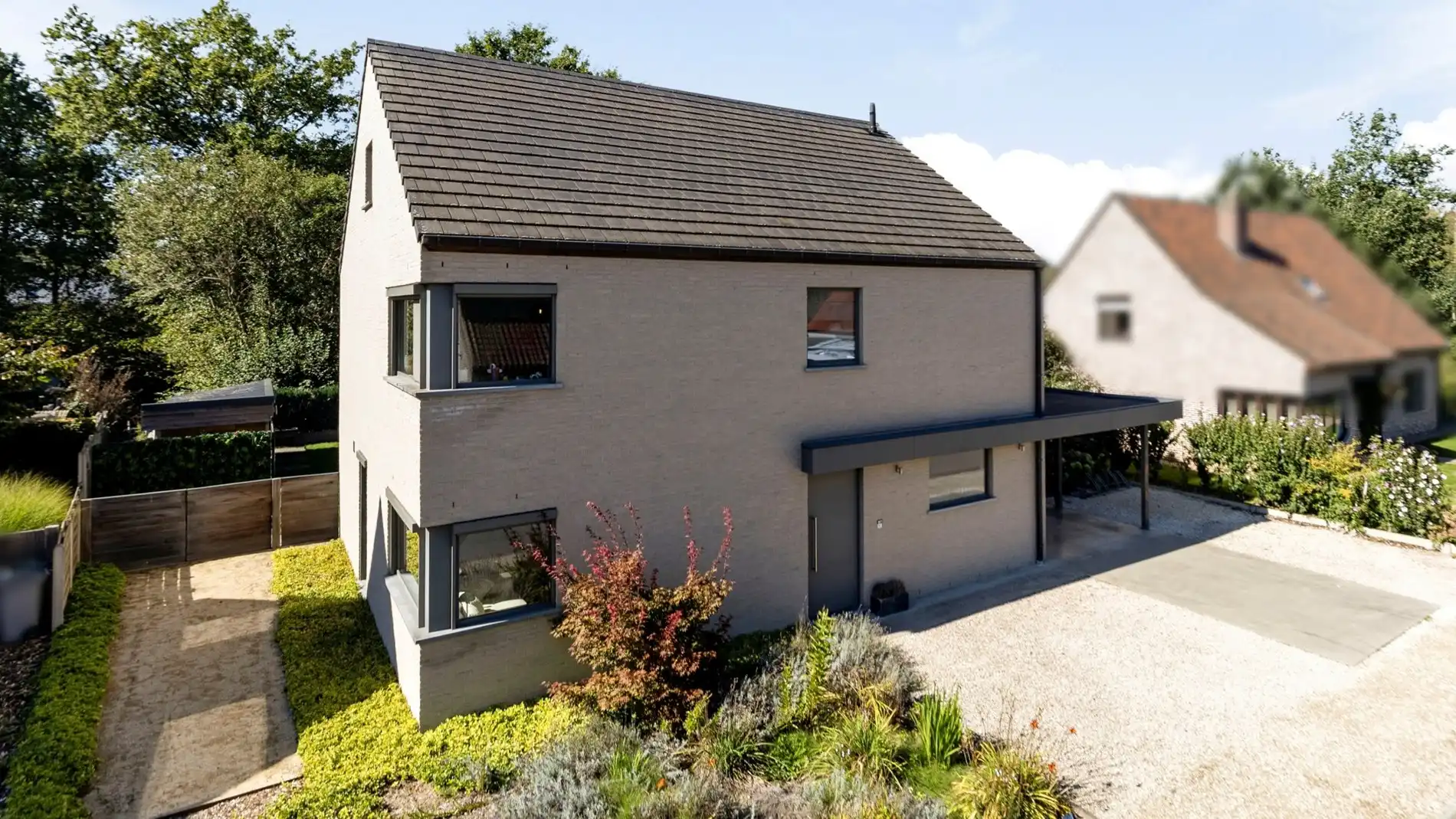 Recente ruime woning met 4 slpks, zwemspa & mooie tuin op 7,2a te Rotselaar foto 2