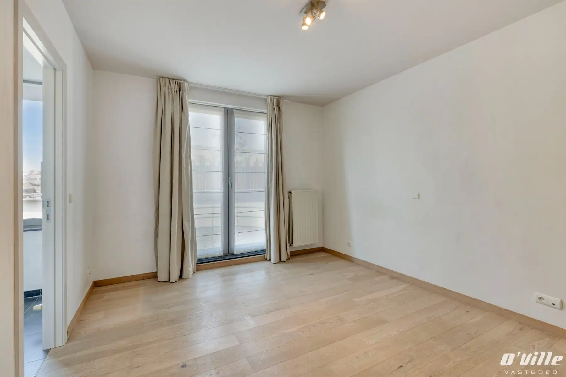 Modern stijlvol appartement strategisch gelegen op 5 km van de NATO foto 12