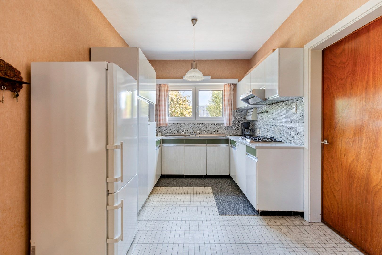 Te renoveren woning met 3 slpks op de grens tussen Geel en Sint-Jozef Olen !  foto 6