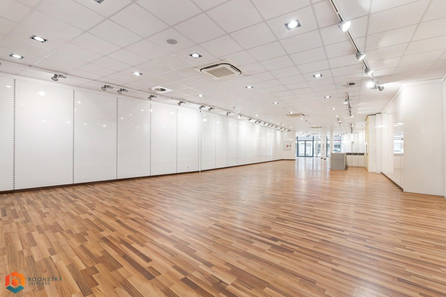 Ruim handelsgelijkvloers op een uitstekende locatie te Heist-op-den-Berg foto 10