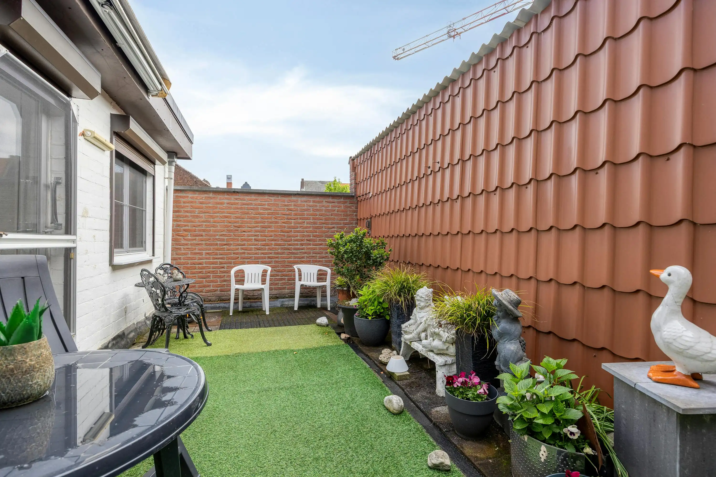 Goed onderhouden huis met riante garage in centrum Maaseik te koop foto 13