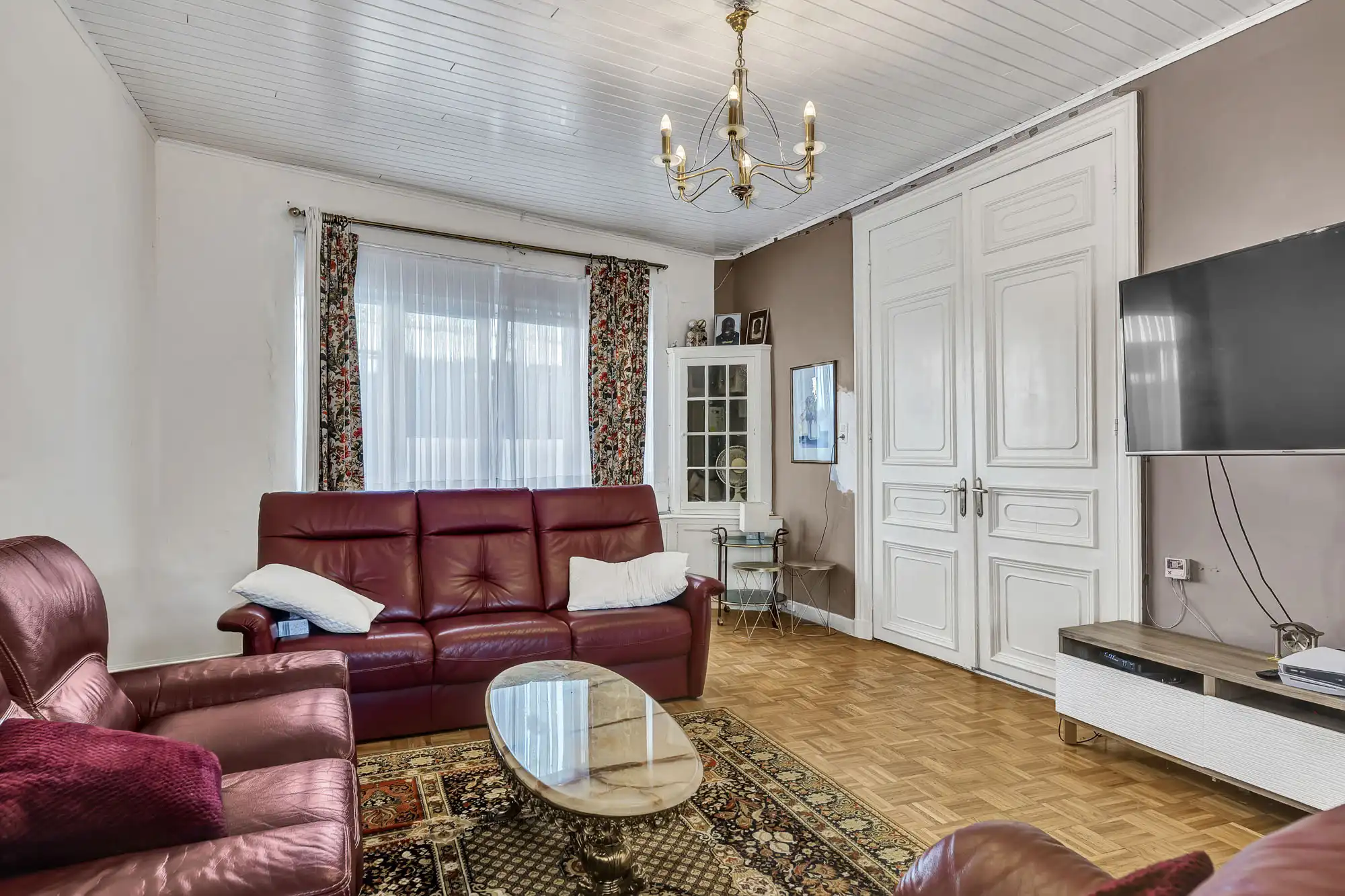 Te renoveren woning met EPC (D) en 4 slaapkamers in Aalst foto 3