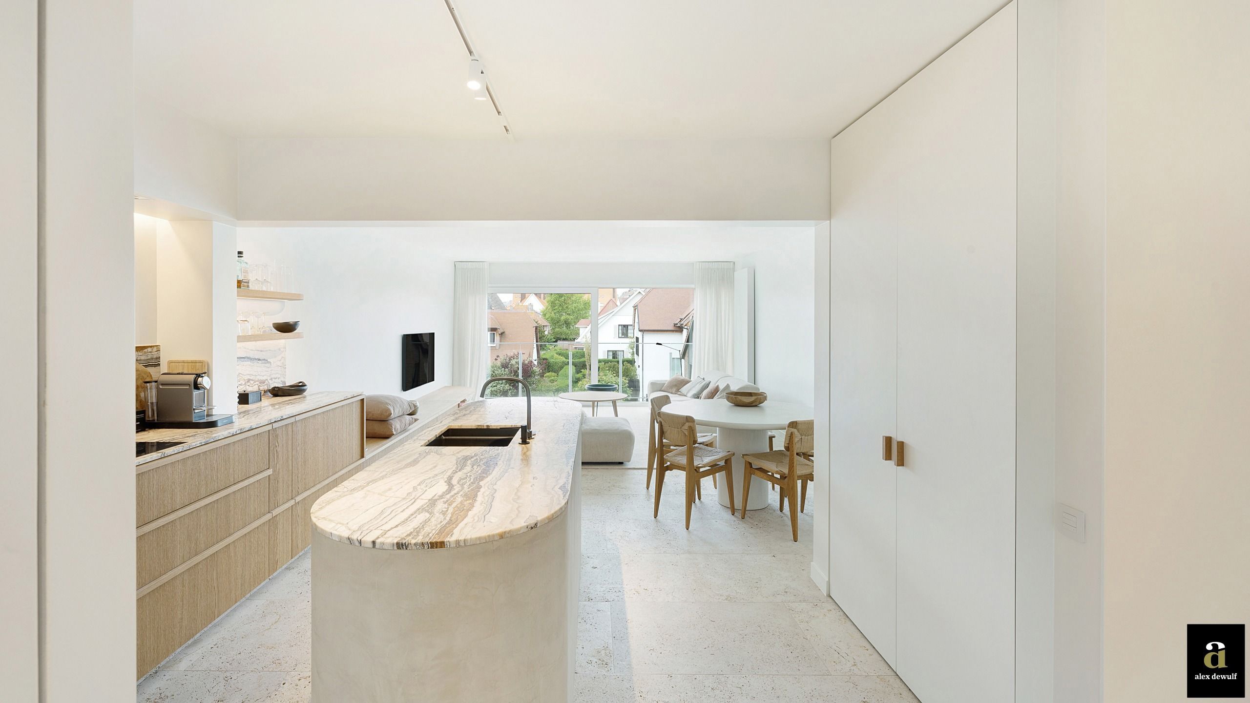 Prachtig gerenoveerd appartement met 2 terrassen [Elizabetlaan / Neptunuspad - Knokke]. foto {{pictureIndex}}