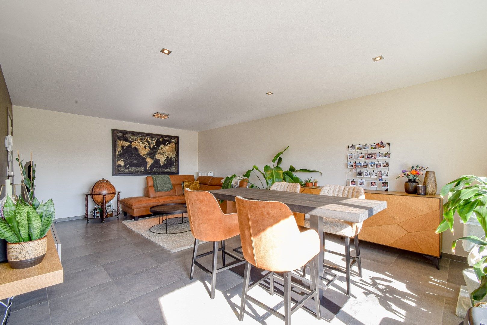 Instapklaar appartement met twee slaapkamers en prachtig zonneterras te Leffinge foto {{pictureIndex}}