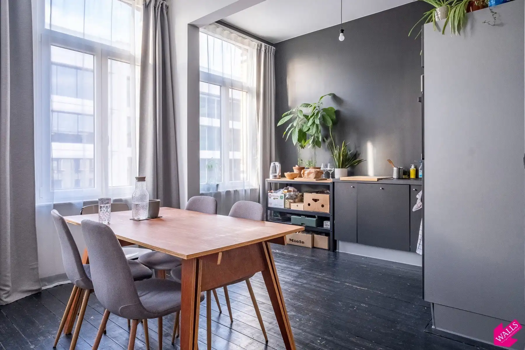 Licht en ruim 1 slaapkamer appartement te Berchem foto 3