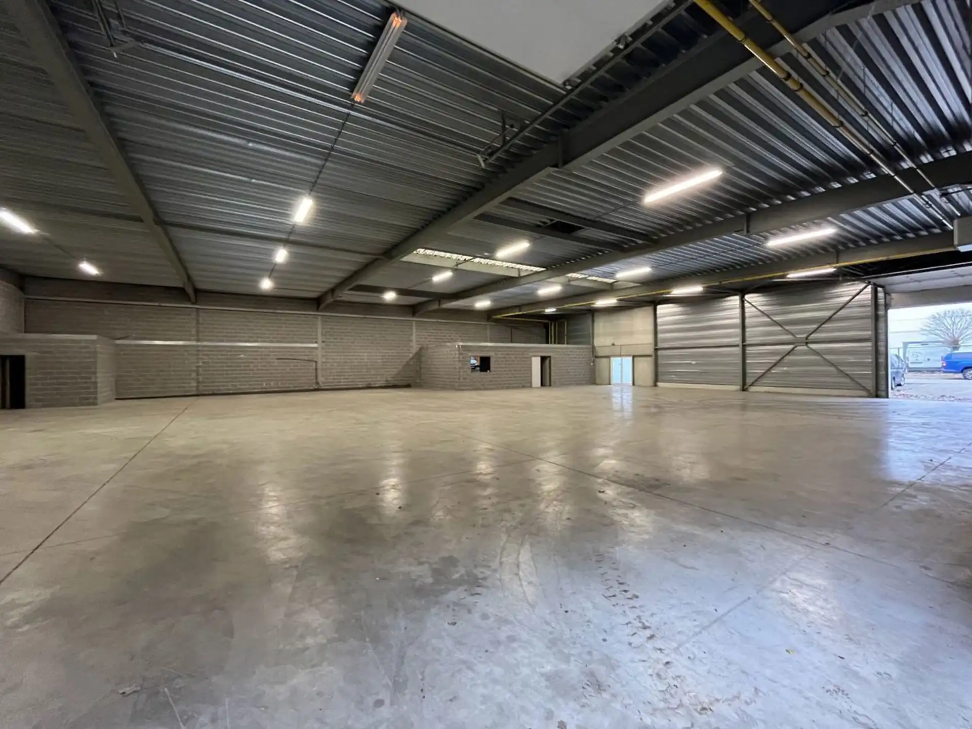 Centraal gelegen magazijn van 450m² foto 8