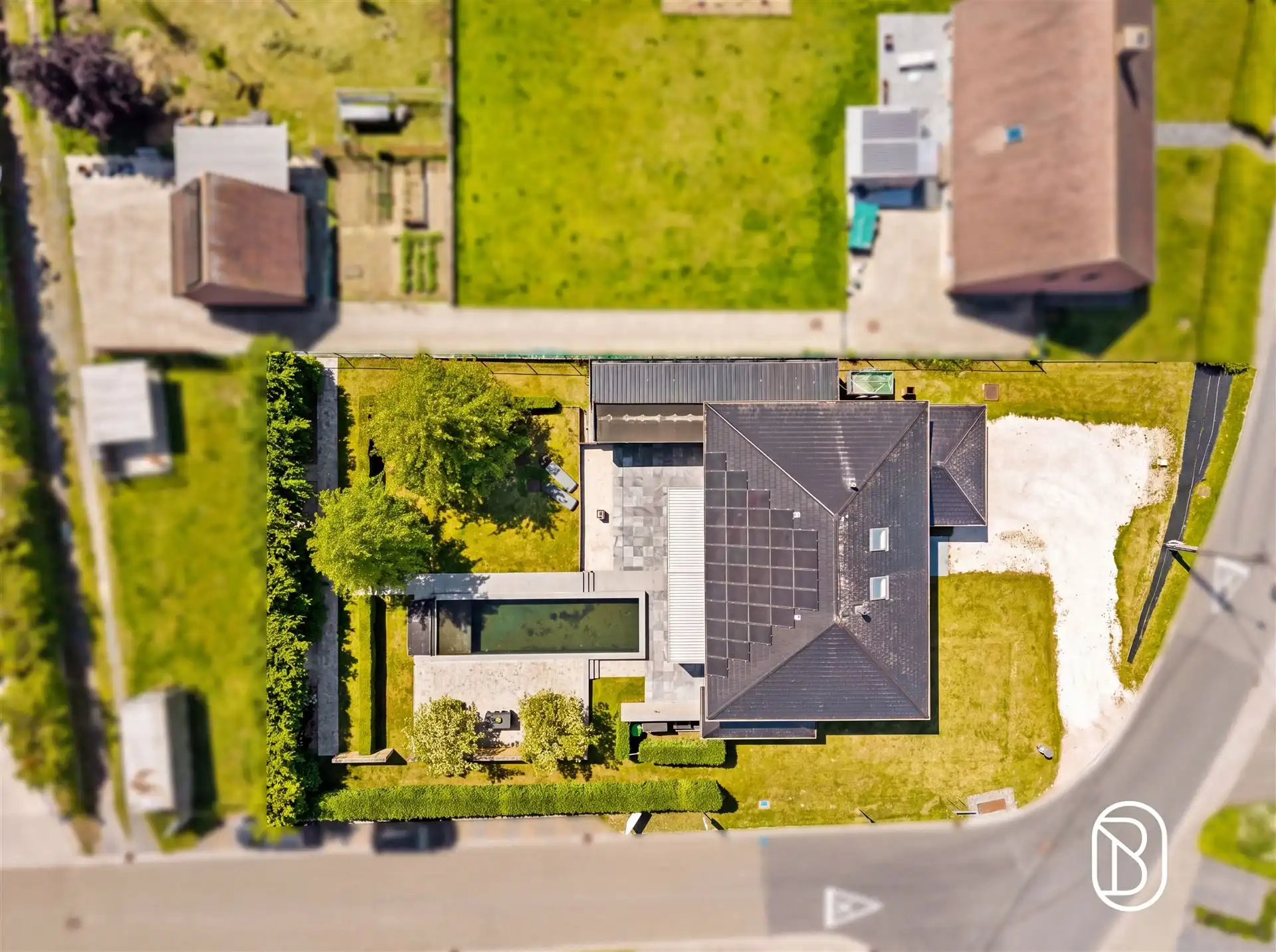 Grote energiezuinige villa met zwemvijver en mooie tuin foto 8