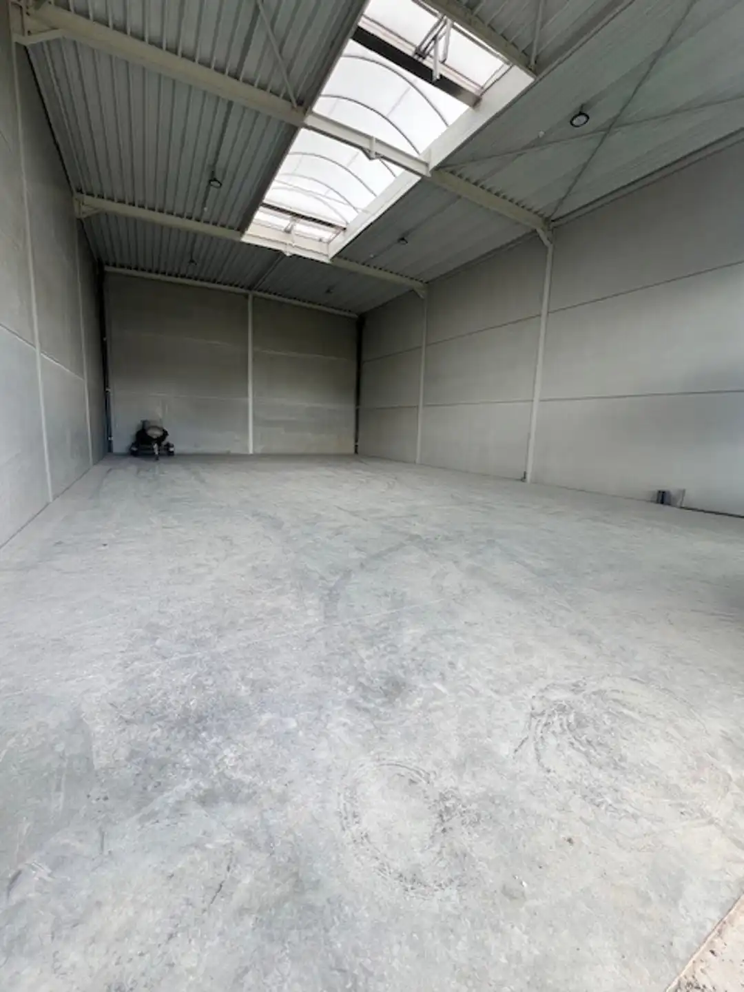 Te Huur KMO-unit Industriepark Raveldijk te Ravels foto 3