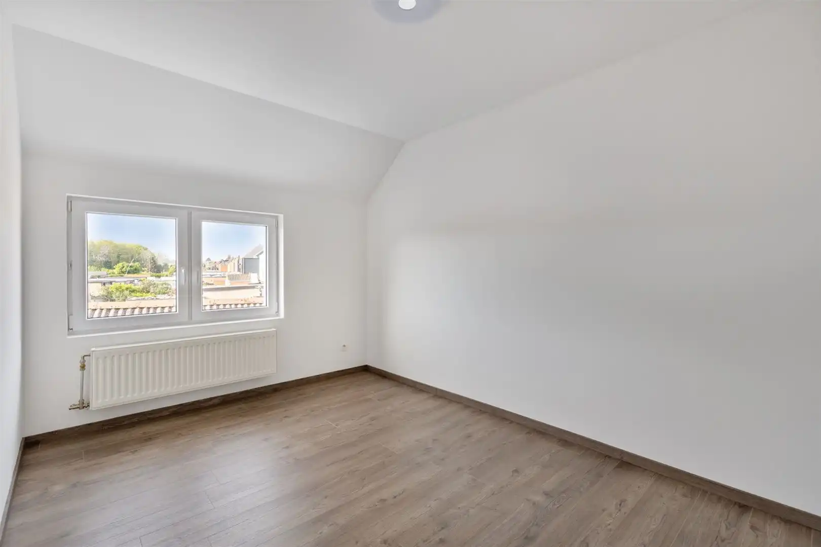 Volledig gerenoveerde instapkare woning ! foto 16