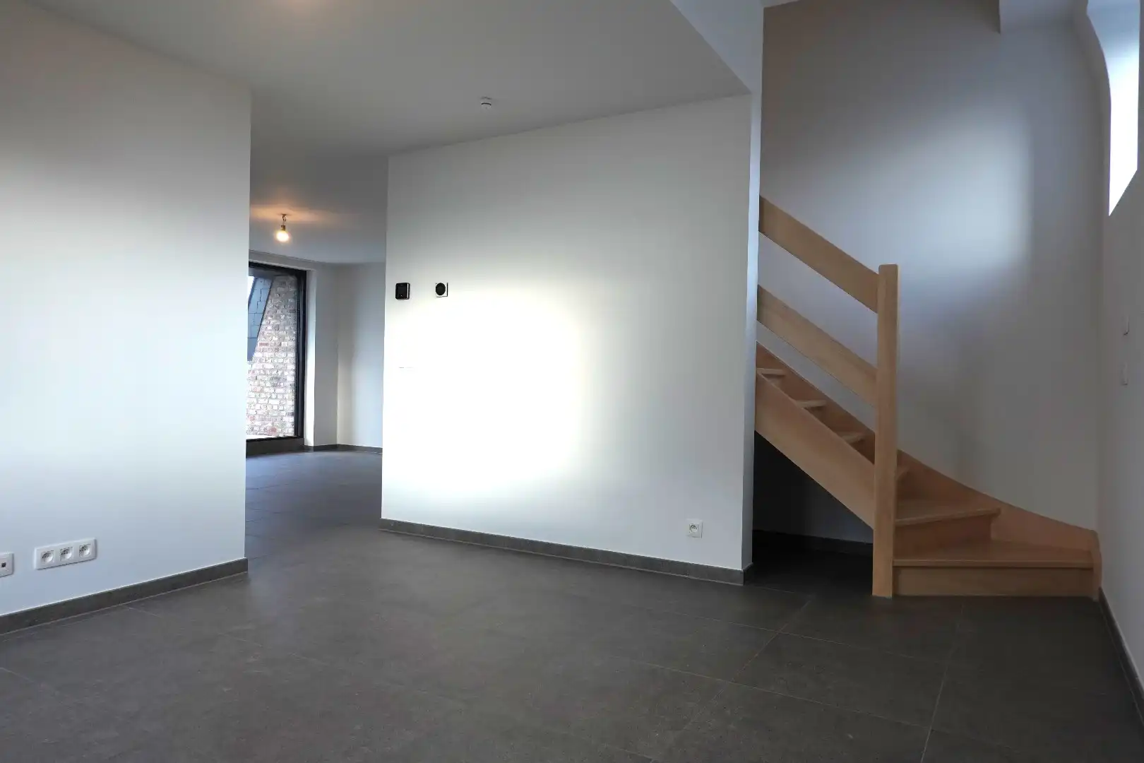 Prachtig 3-slaapkamerappartement met staanplaats in het voormalige gemeentehuis van Vleteren foto 6