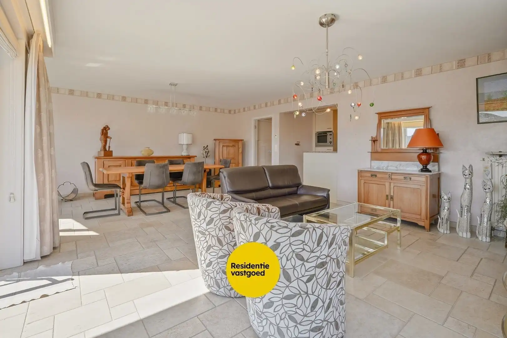Instapklaar 2-slaapkamerappartement (89m² + 8m² terras) nabij de haven van Nieuwpoort. foto 5