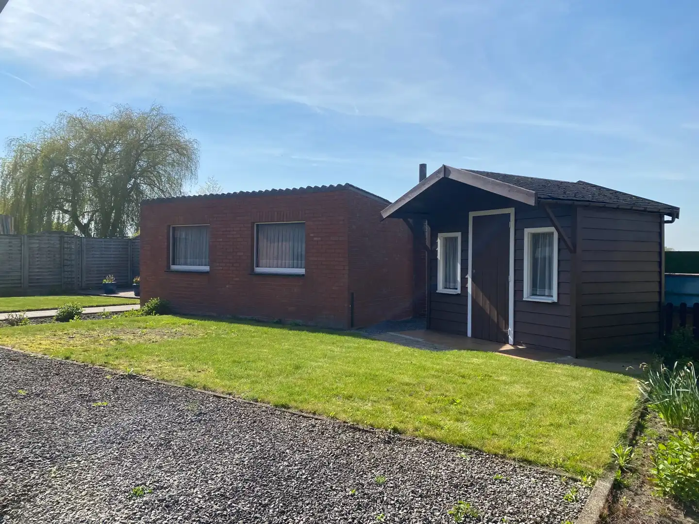 Authentieke bungalow met inpandige garage en grote tuin foto 13