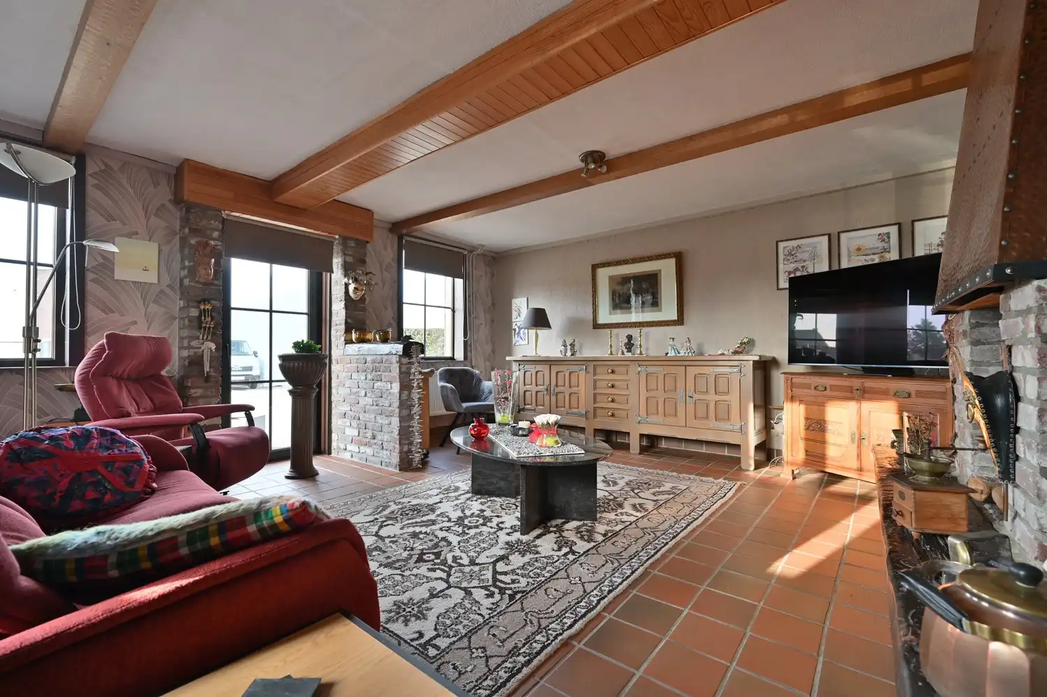 Charmante halfvrijstaande woning in het hart van Neerharen foto 5