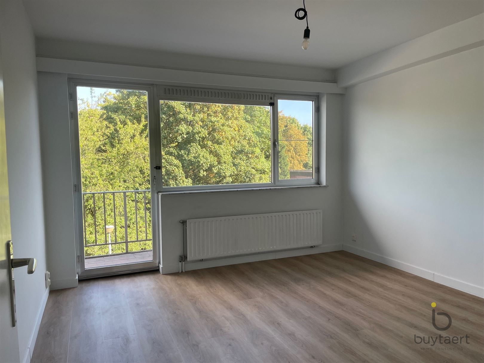 Ideaal gelegen twee (of drie) slaapkamer appartement in het hartje van Brasschaat!  foto 12