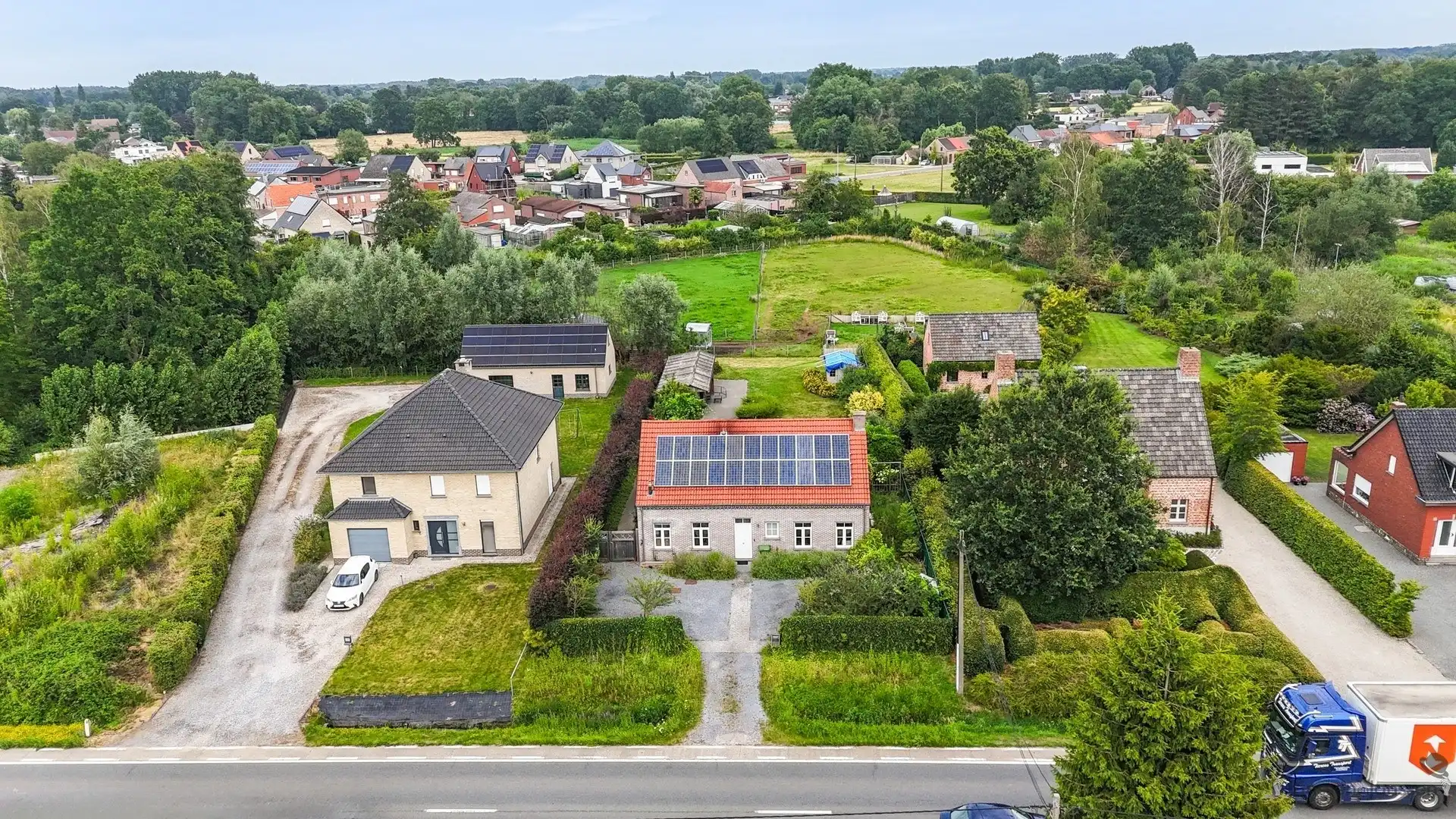 Moderne gezinswoning op een perceel van 6.940 m² met paardenaccommodatie foto 29