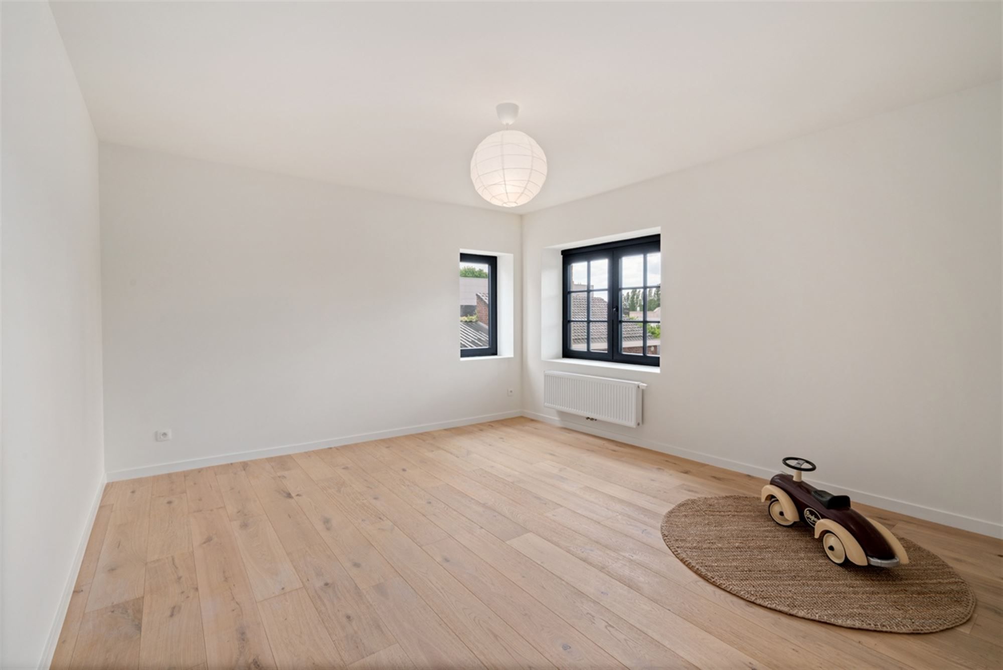 Stijlvolle, volledig gerenoveerde, INSTAPKLARE / WOONKLARE WONING (HOB) met 3 slaapkamers, 2 badkamers en garage op 756 m² foto 14