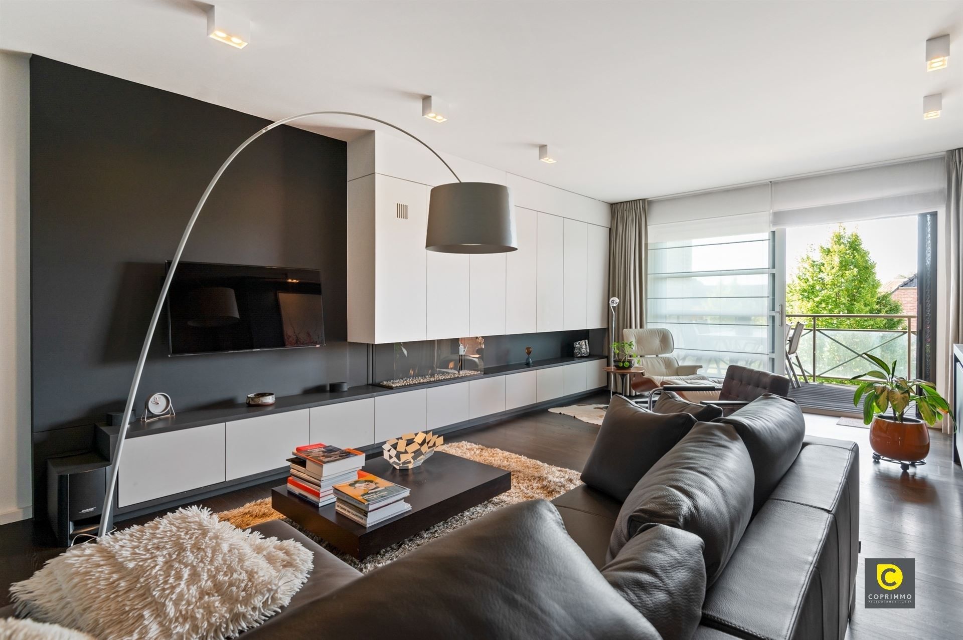 Instapklaar 2 slpks-appartement met terrassen!  foto {{pictureIndex}}