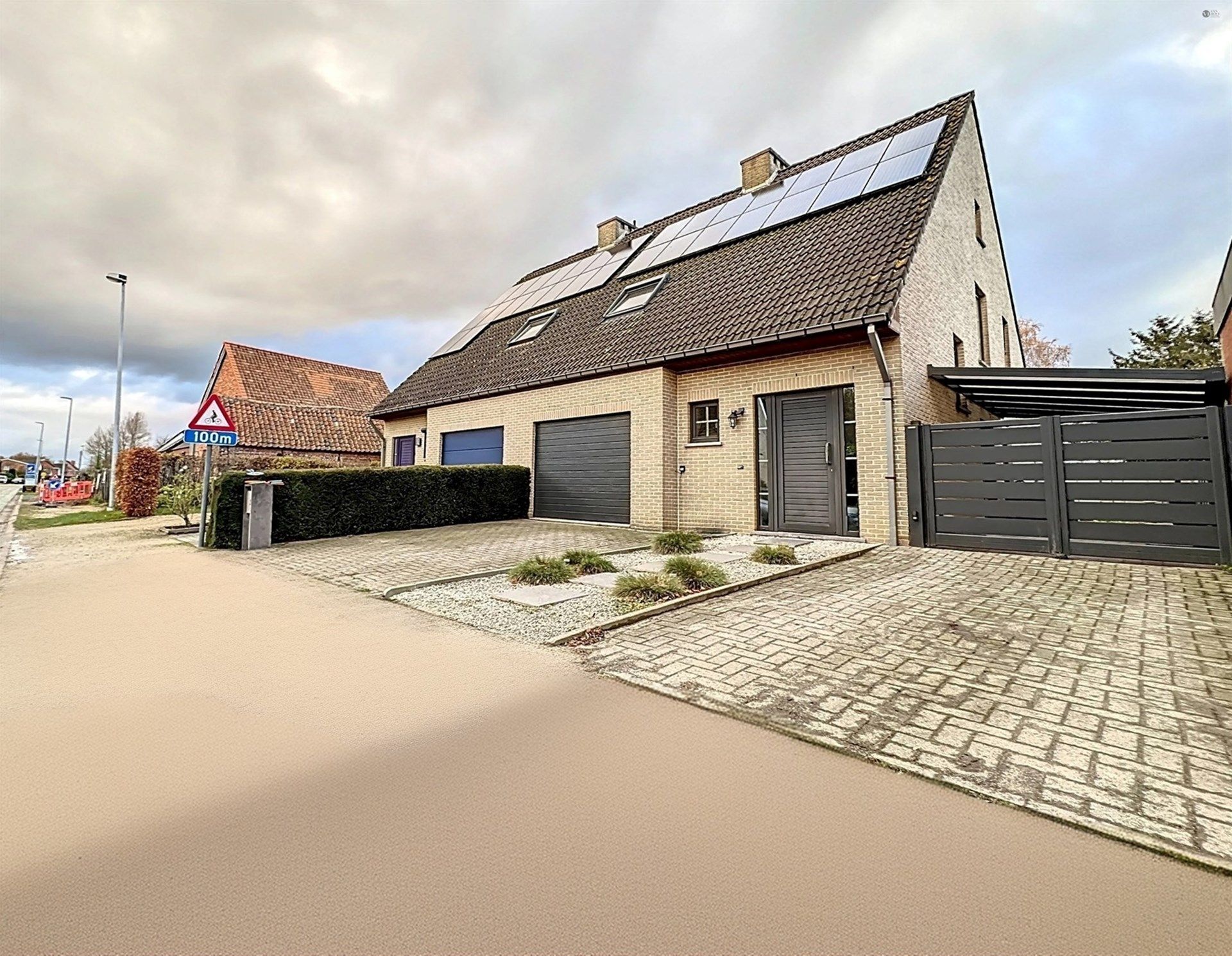 Energiezuinige, half open bebouwing met 5 slaapkamers en een garage in Waasmunster! foto 22