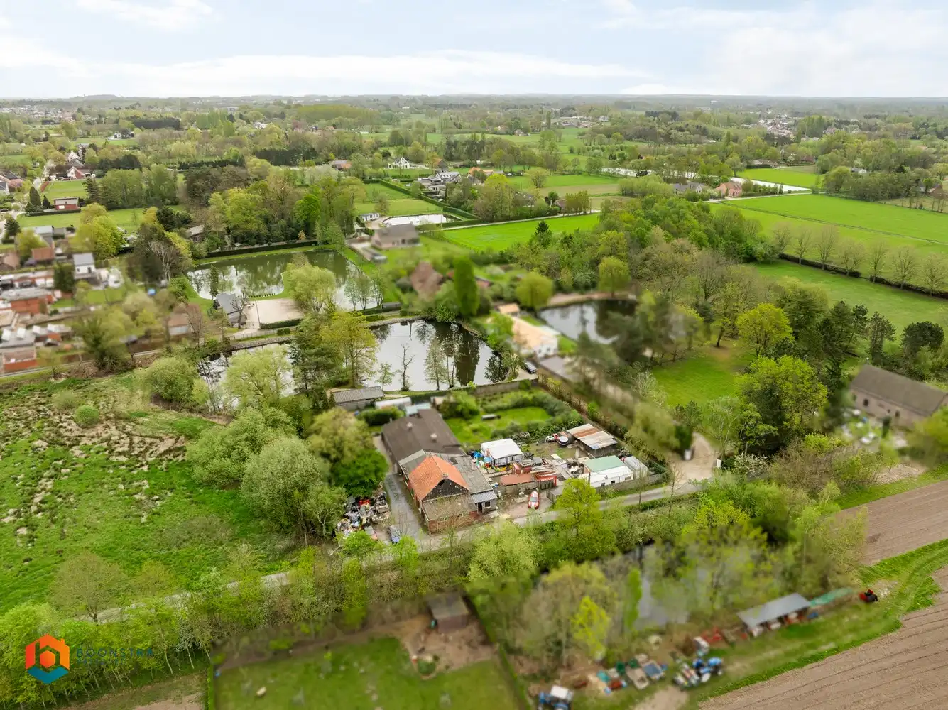 Zonevreemde casco woning met veel potentieel te Putte foto 5