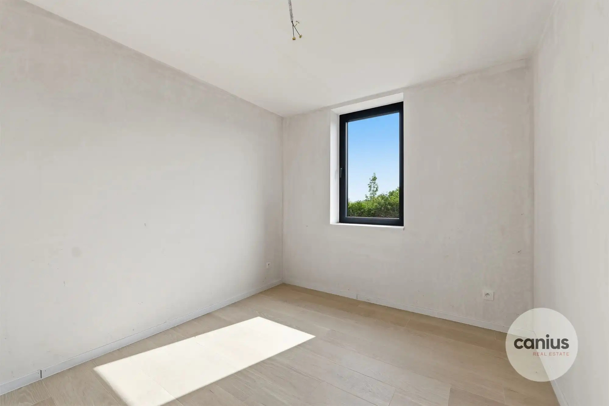 KNAPPE NIEUWBOUWWONING MET 3 SLPKS foto 15