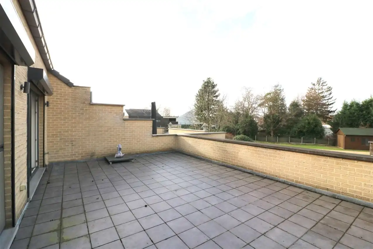 Duplex met groot terras, twee slpk en afgesloten garage foto 14