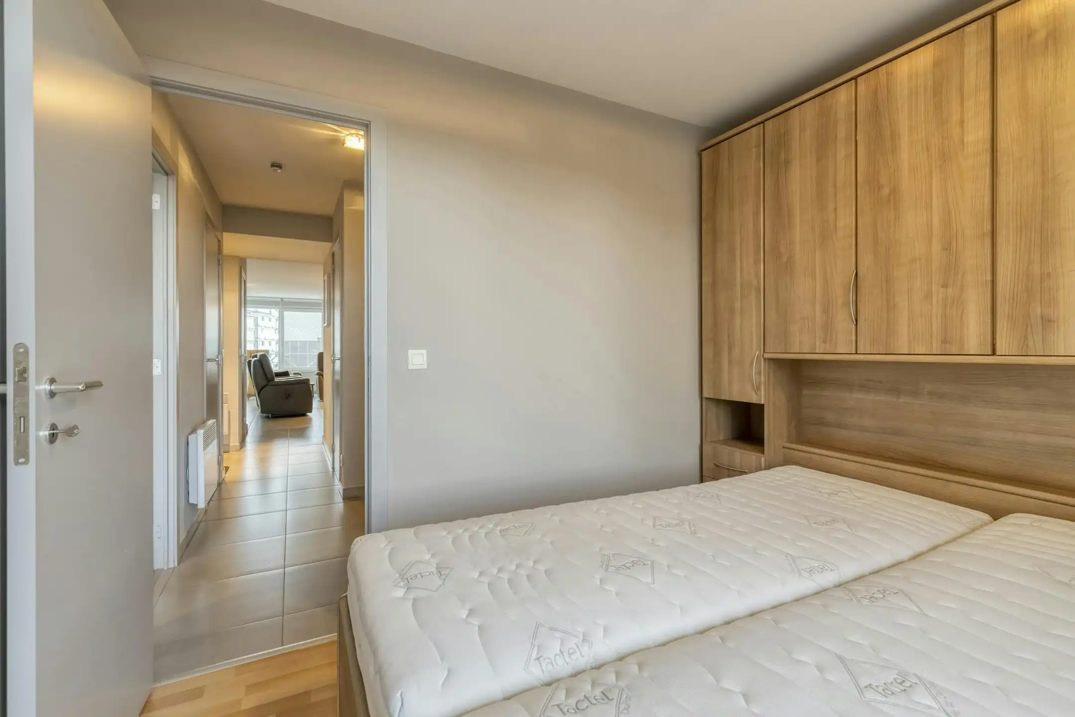 Appartement met twee slaapkamers te koop in Sint-Idesbald! foto 9