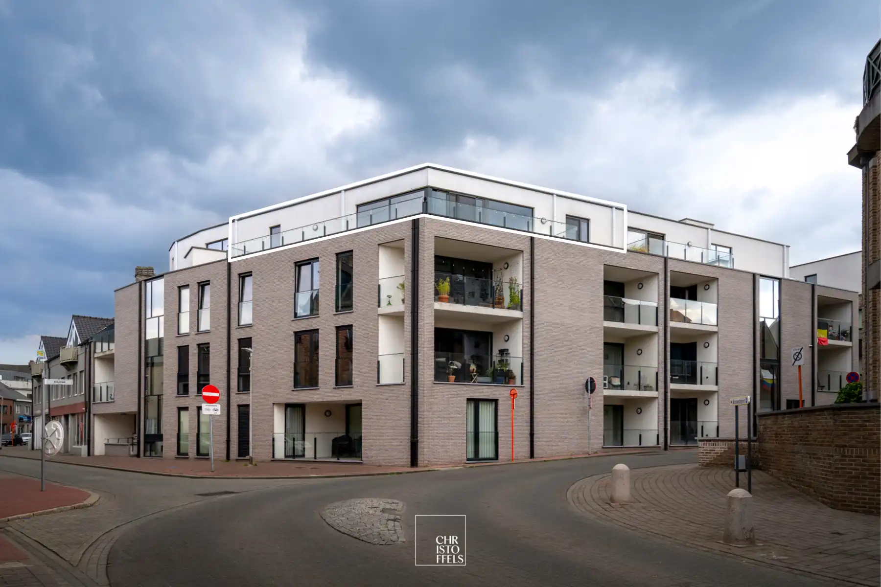 Stijlvol penthouse (111m²) met ruim terras in centrum Lanaken!  foto 13