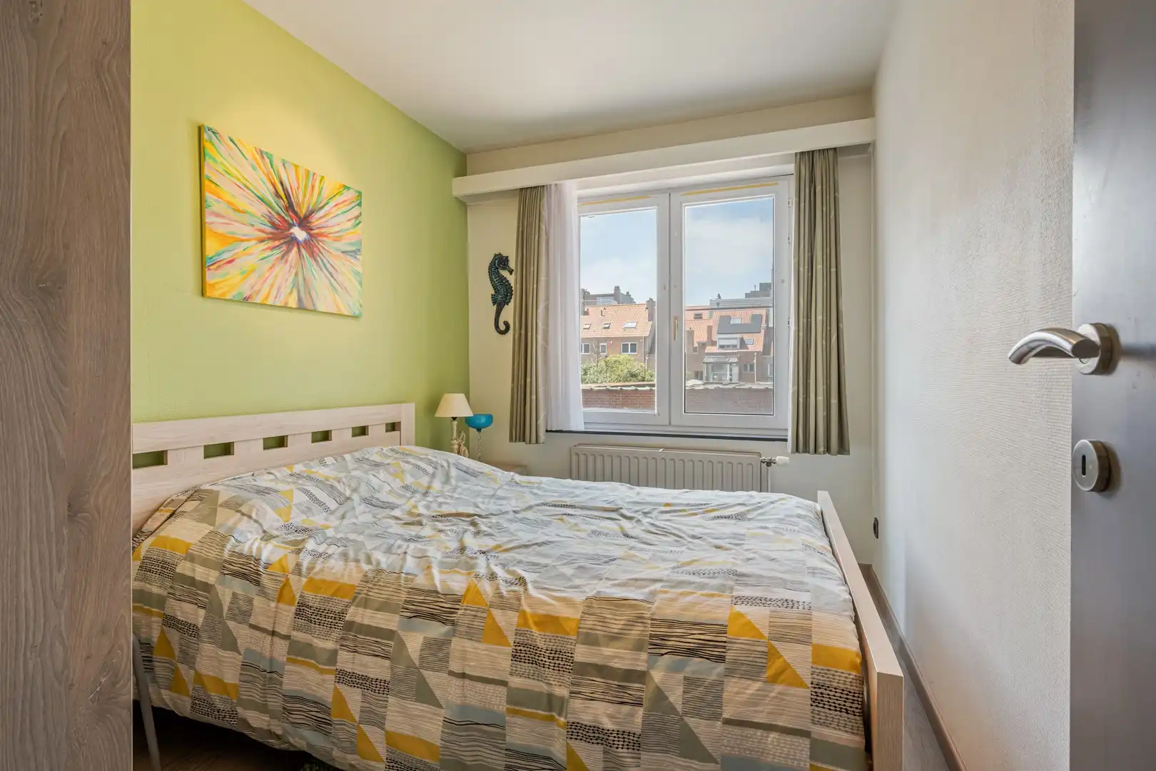 BREDENE | Instapklaar appartement vlak bij het strand met 2 slaapkamers en staanplaats foto 16