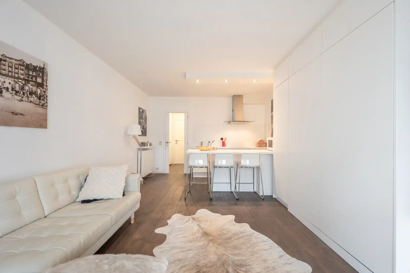 Aangename en knappe studio op een zéér centrale ligging tussen de Dumortierlaan en de Kustlaan foto 8