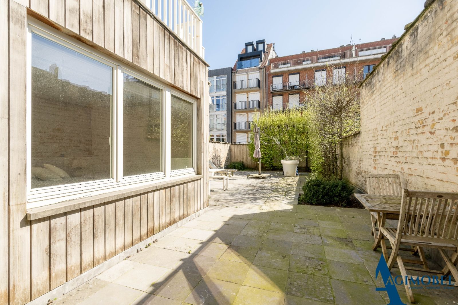 Beleef een vakantie aan zee met landelijke charme  in dit ruim appartement met terras/koer en 3 grote slaapkamers, 200m van het strand. foto 22