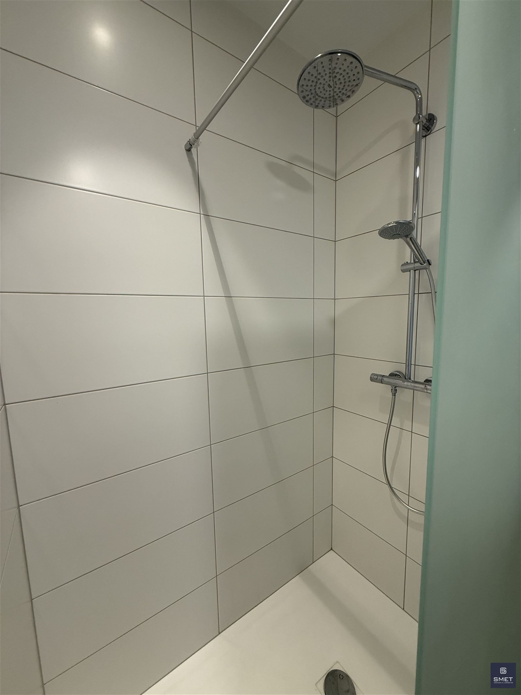 APPARTEMENT MET 2 SLPKS  EN GROOT TERRAS foto 12