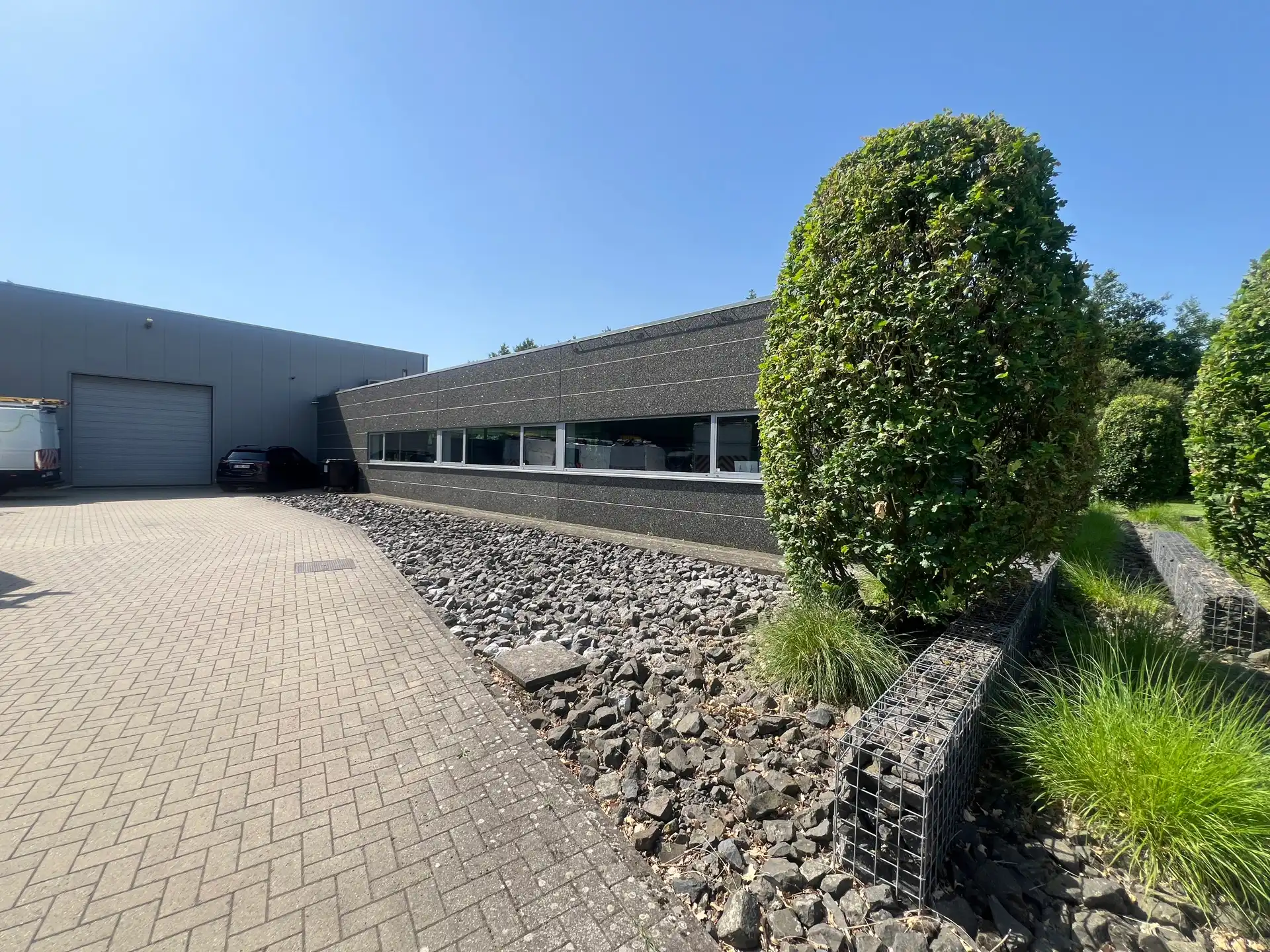 MULTIFUNCTIONEEL EN ENERGIEZUINIG BEDRIJFSGEBOUW  foto 4