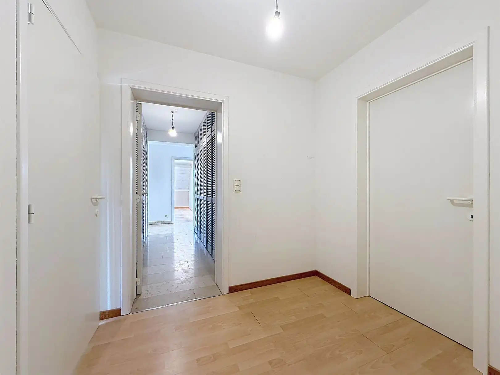 Huis met praktijkruimte, 4 slpks,  2 bdks, 10a 34ca foto 59